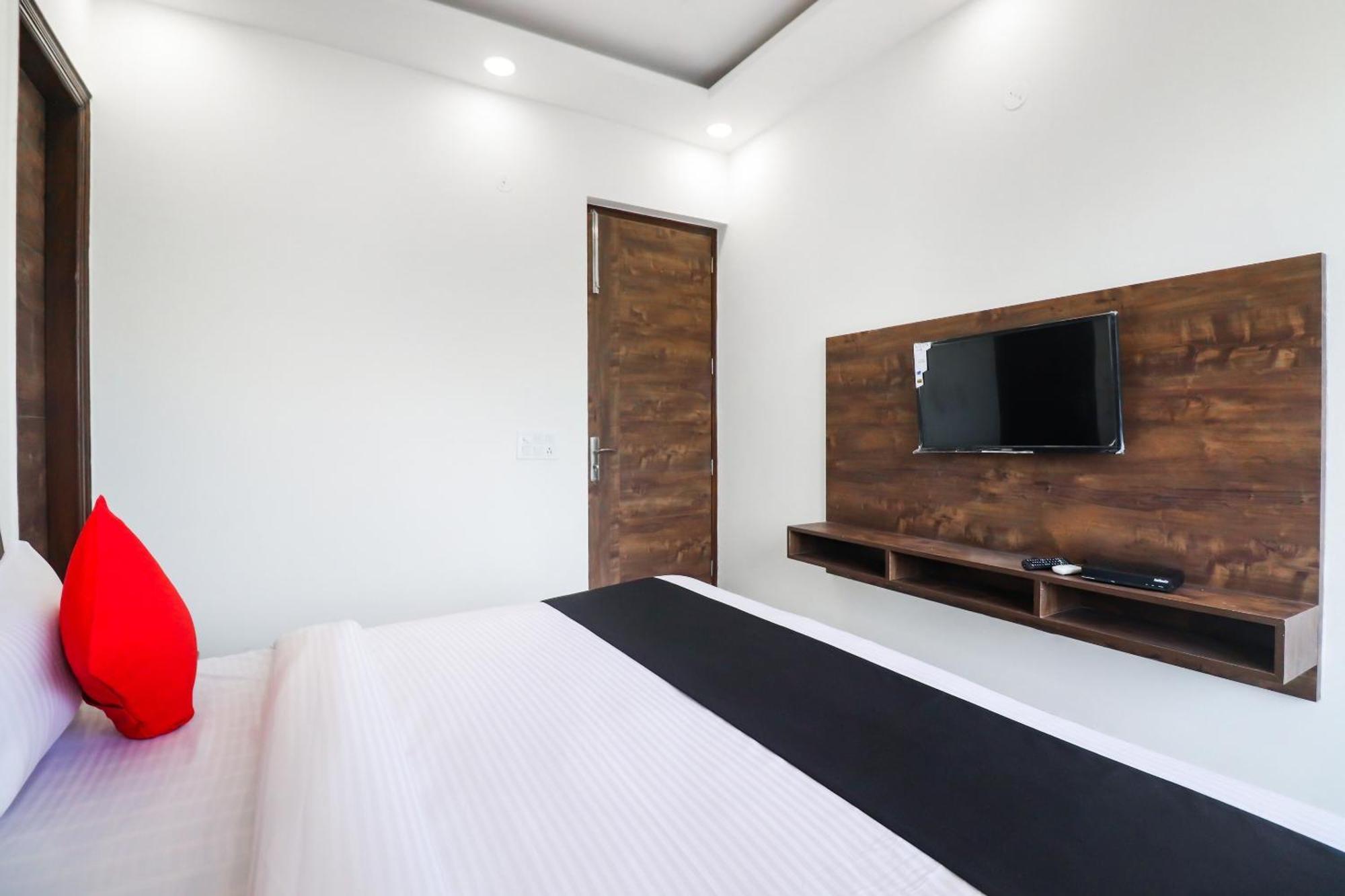 Collection O Green Leaf Residency Gurgaon Buitenkant foto