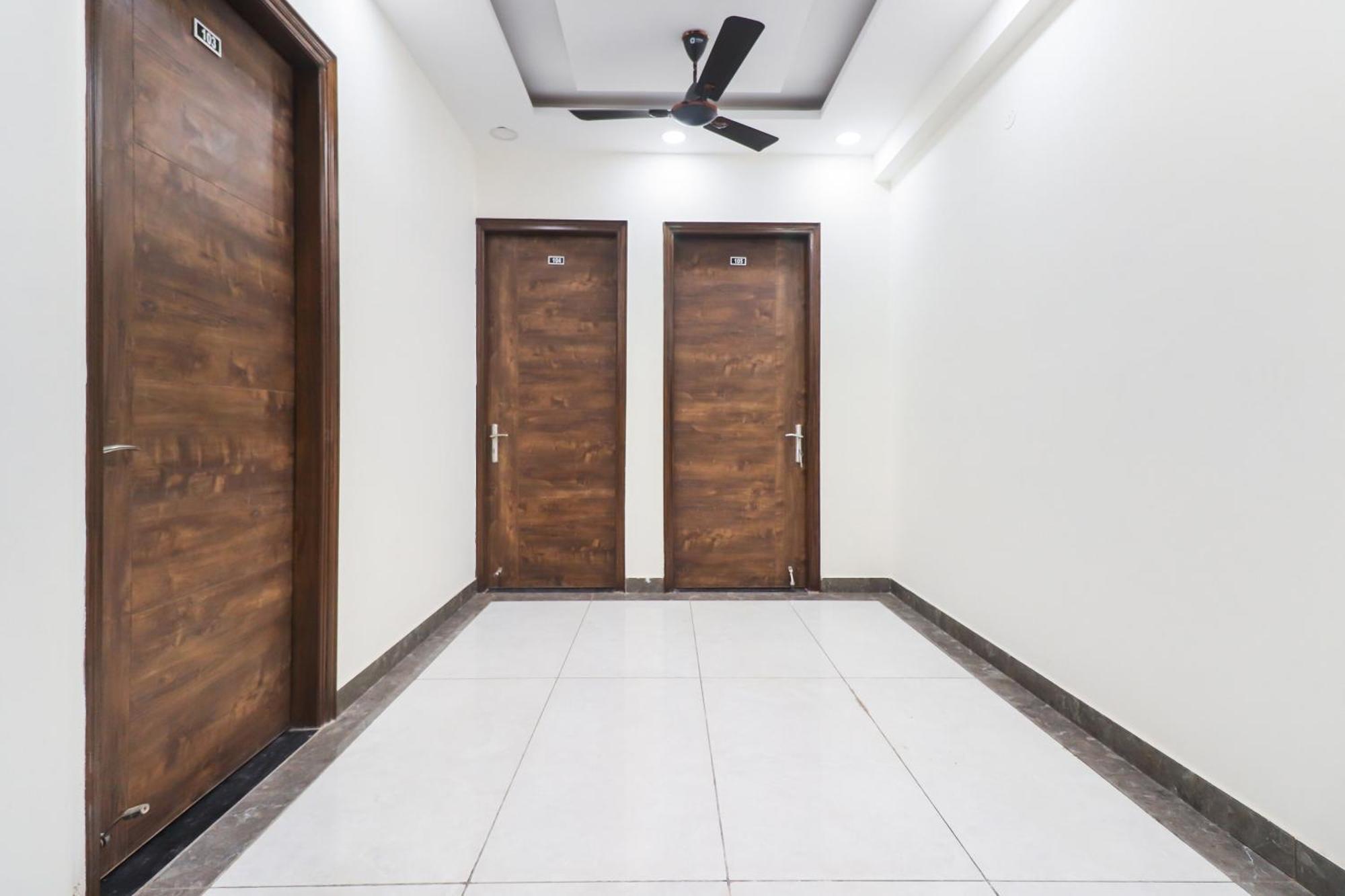 Collection O Green Leaf Residency Gurgaon Buitenkant foto