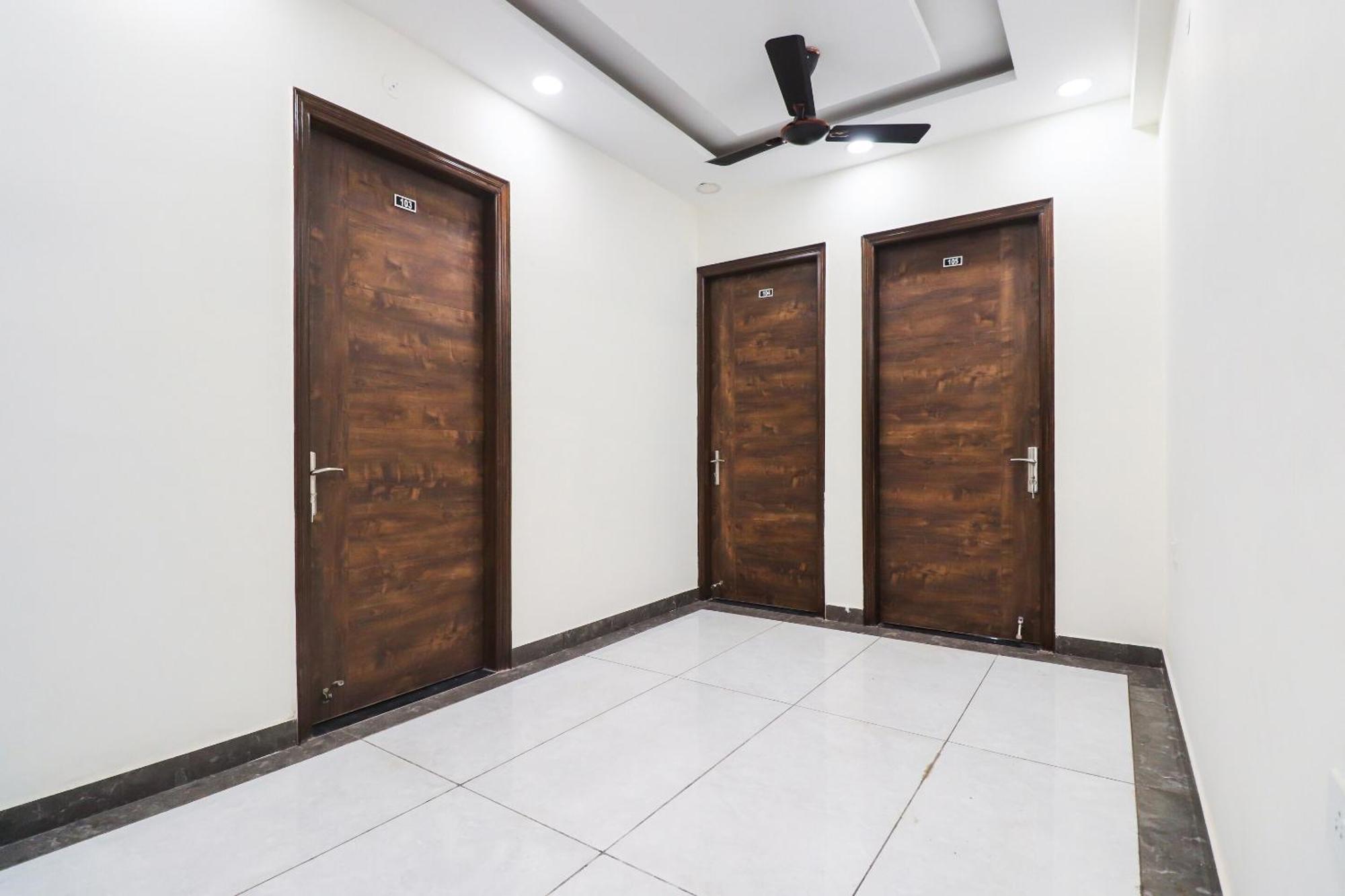Collection O Green Leaf Residency Gurgaon Buitenkant foto