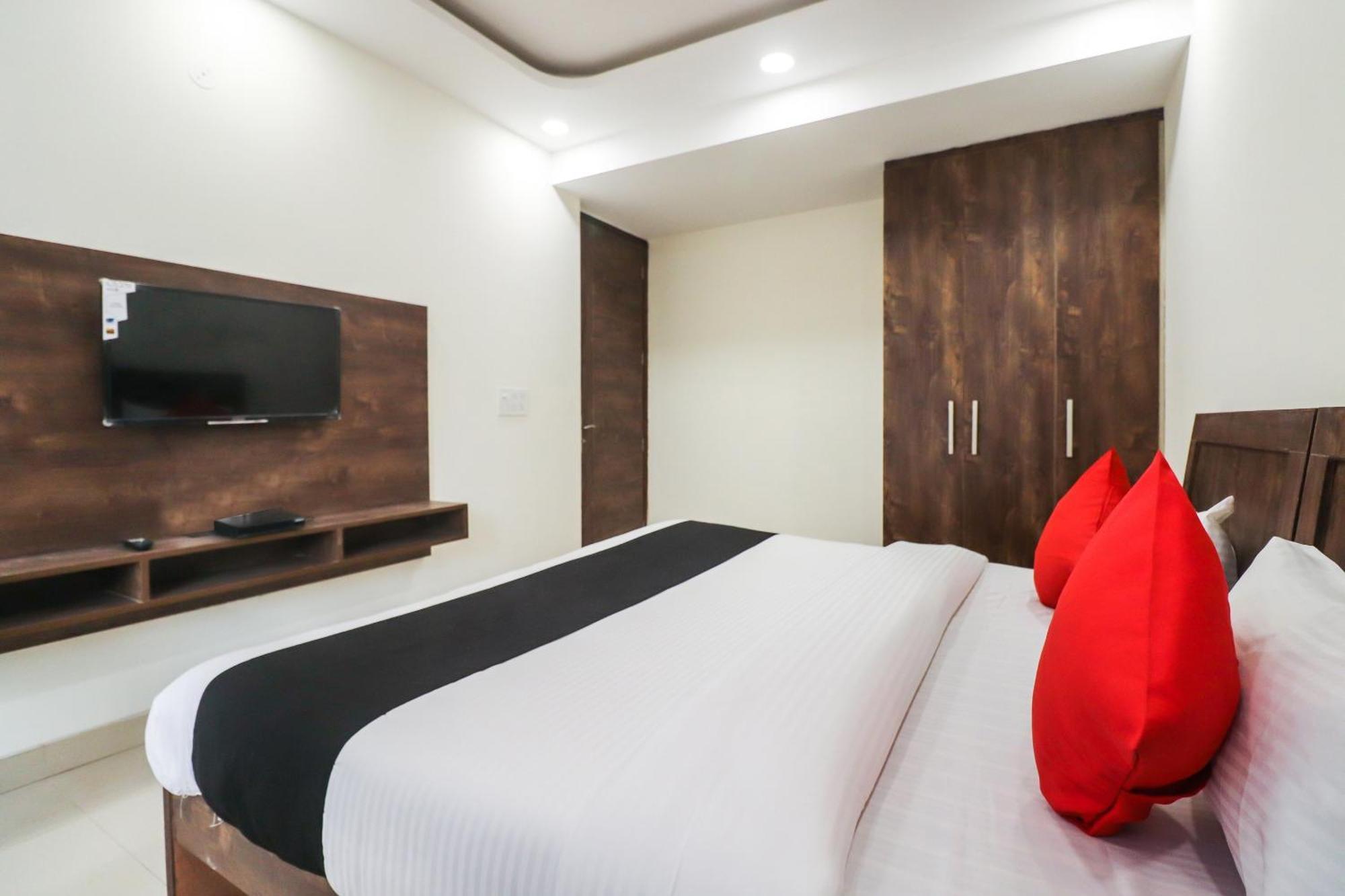 Collection O Green Leaf Residency Gurgaon Buitenkant foto